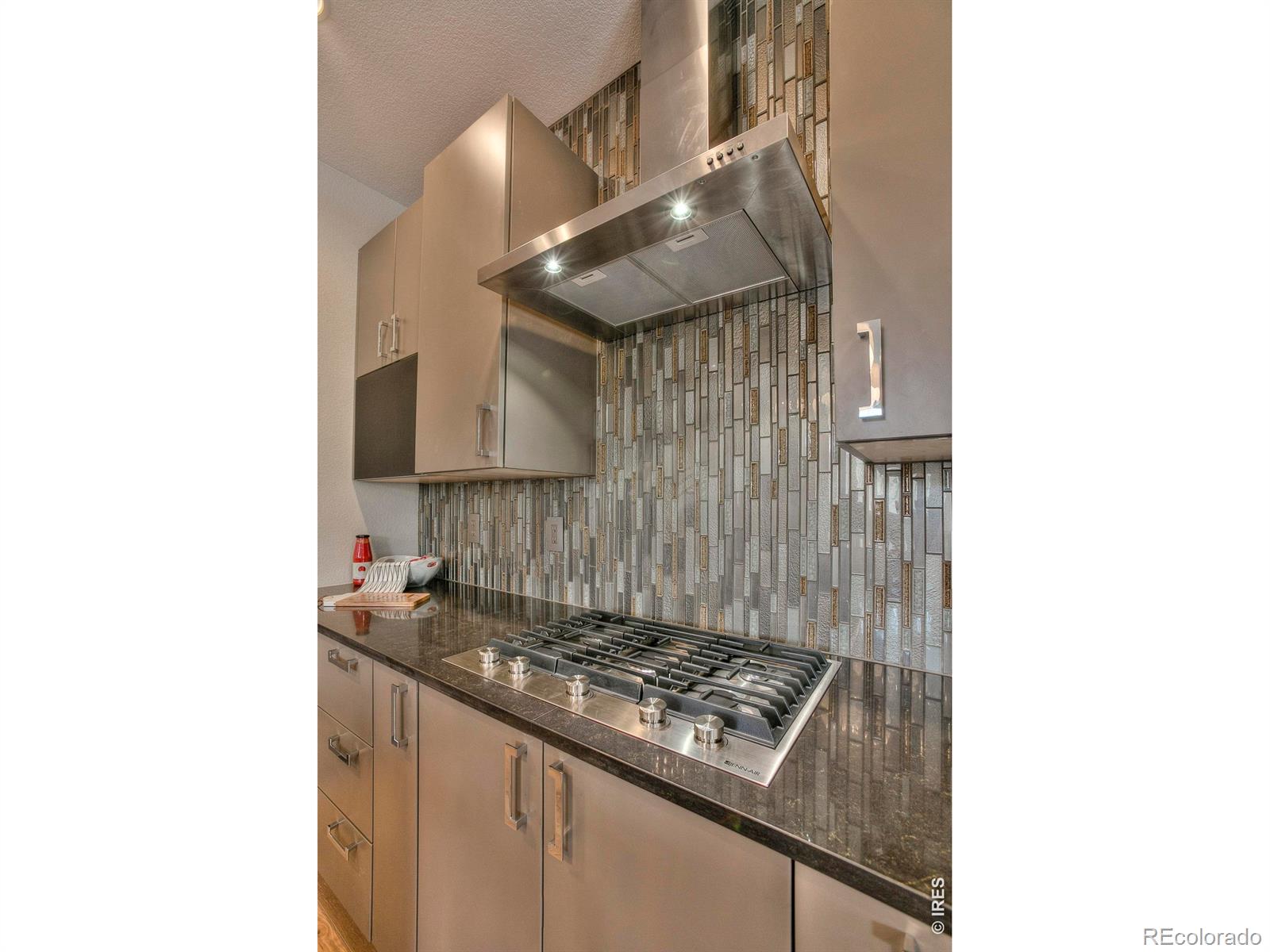 MLS Image #9 for 852 e stuart street,fort collins, Colorado