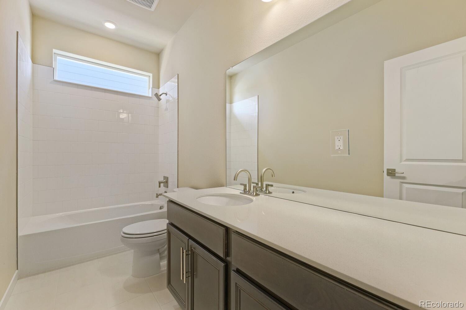 MLS Image #28 for 55015 e 28th place,strasburg, Colorado