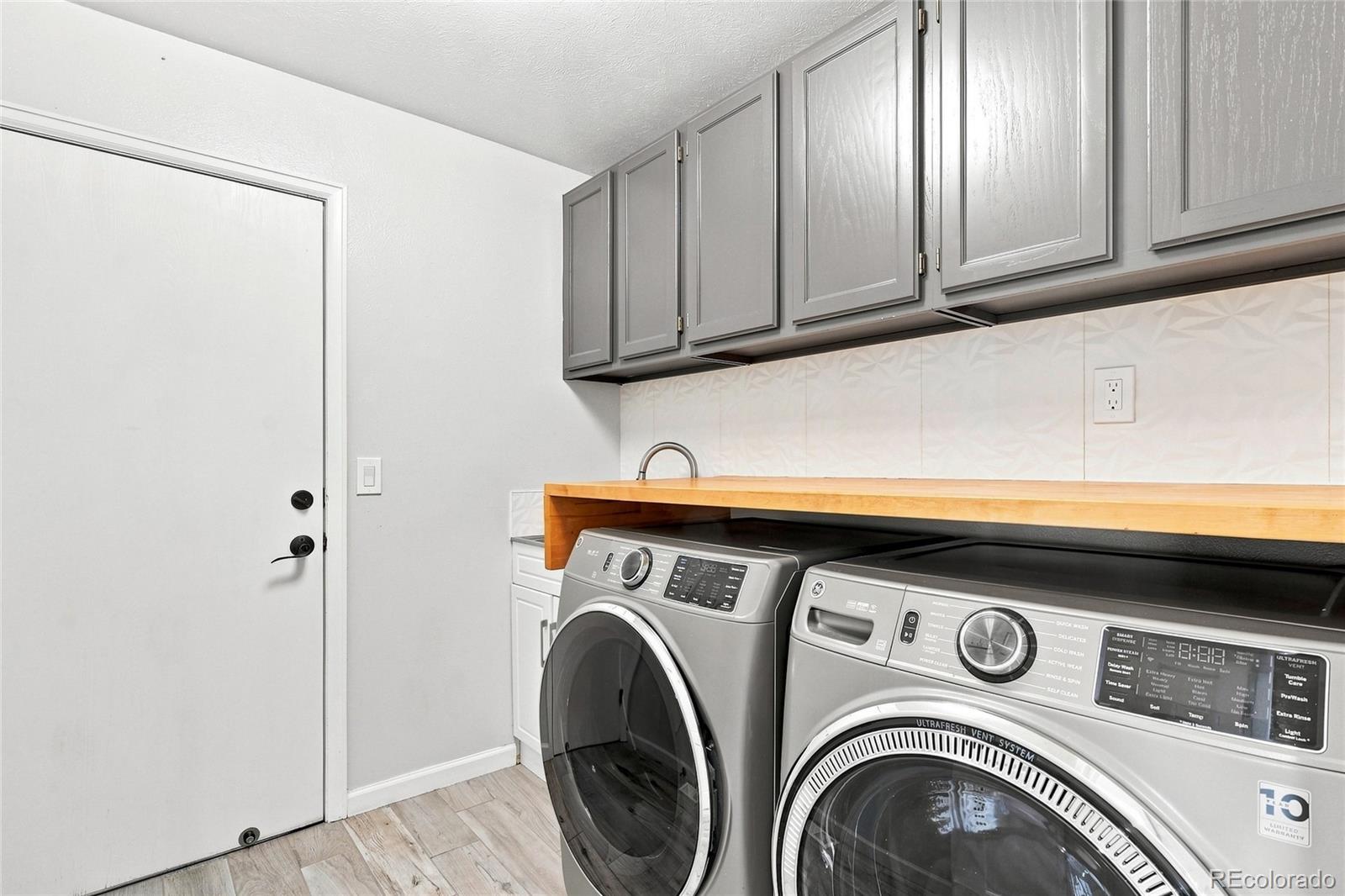 MLS Image #6 for 1721 e phillips avenue,centennial, Colorado