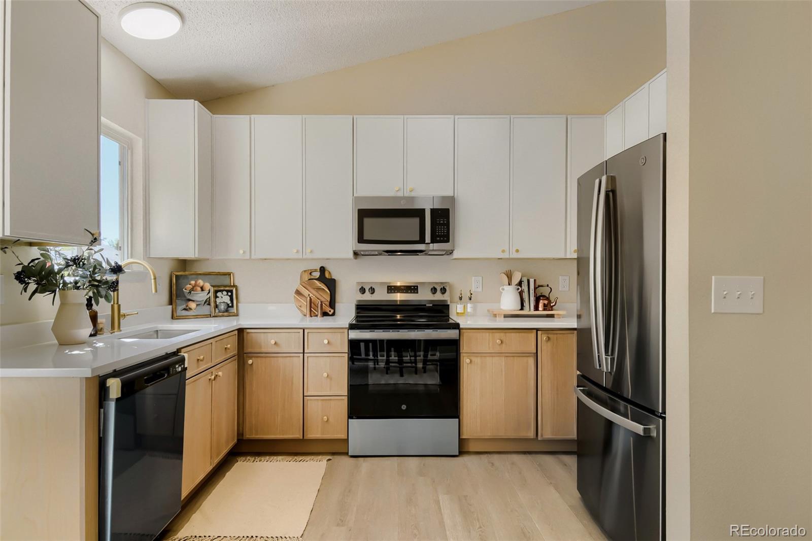 MLS Image #13 for 2170 s uravan street,aurora, Colorado