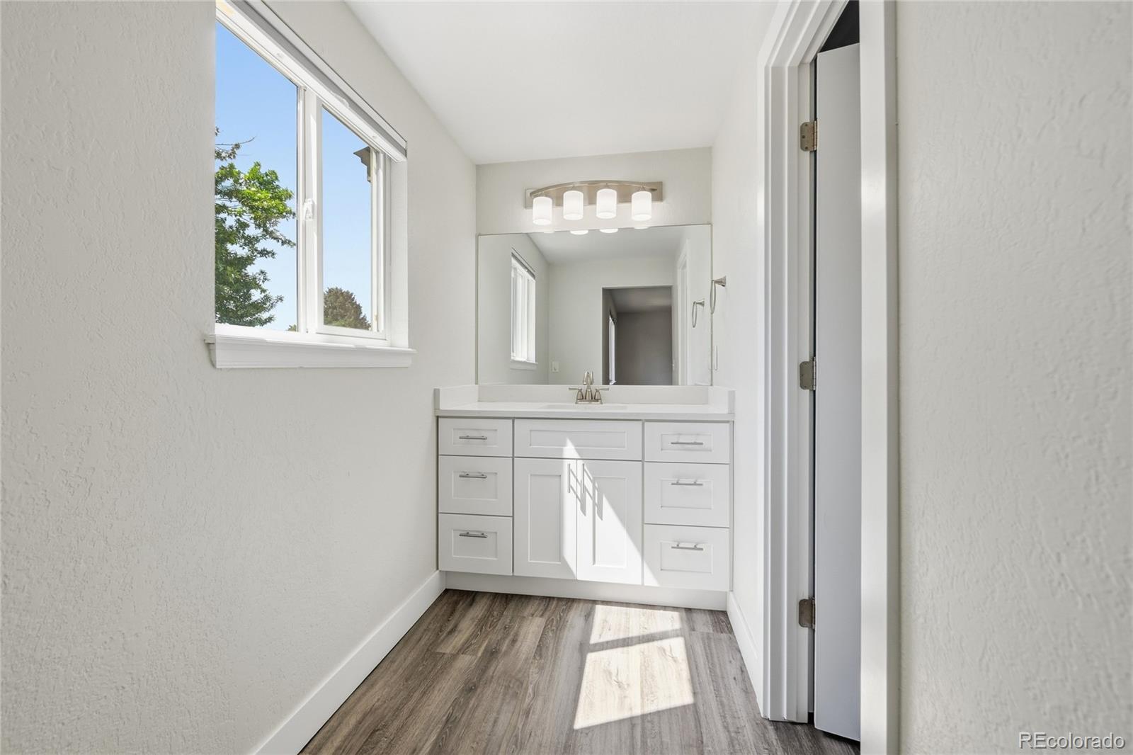 MLS Image #19 for 3368 s elkhart street,aurora, Colorado