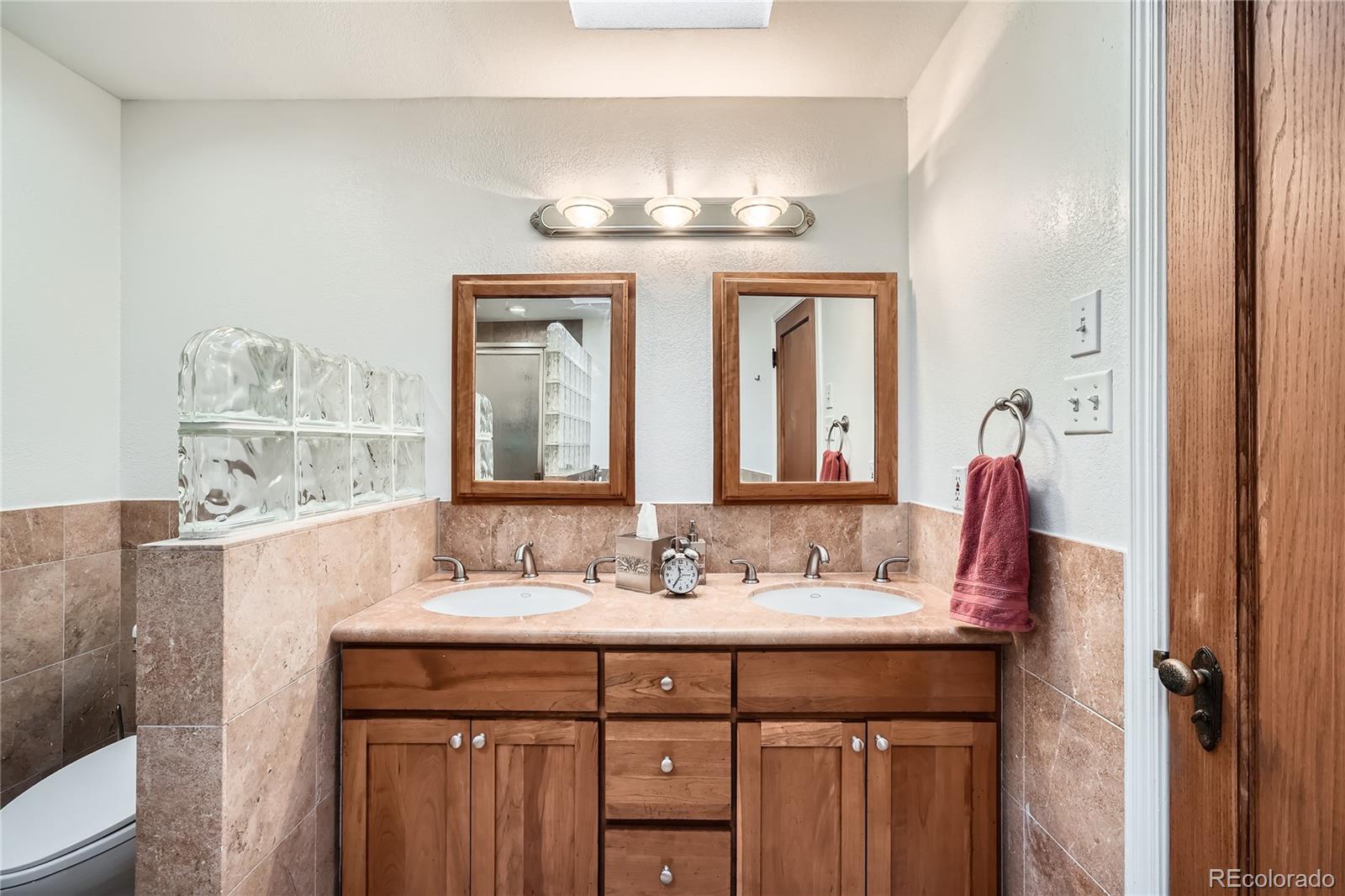 MLS Image #10 for 3225 w scott place,denver, Colorado