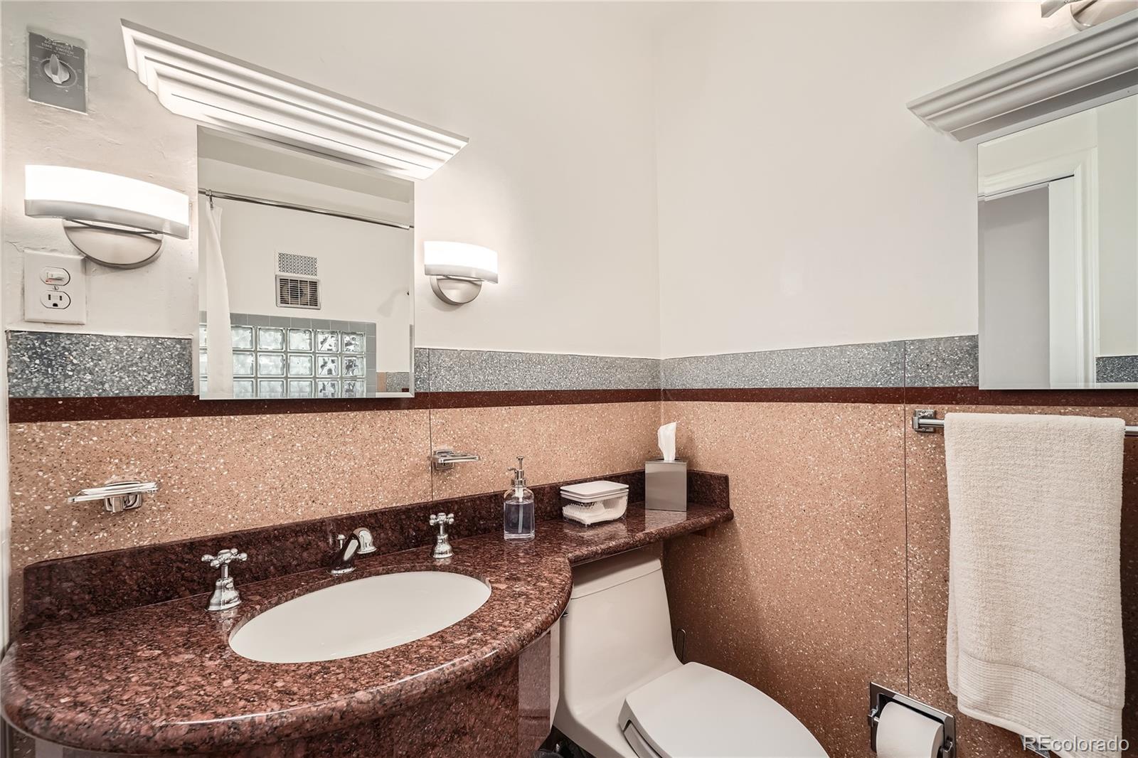 MLS Image #13 for 3225 w scott place,denver, Colorado