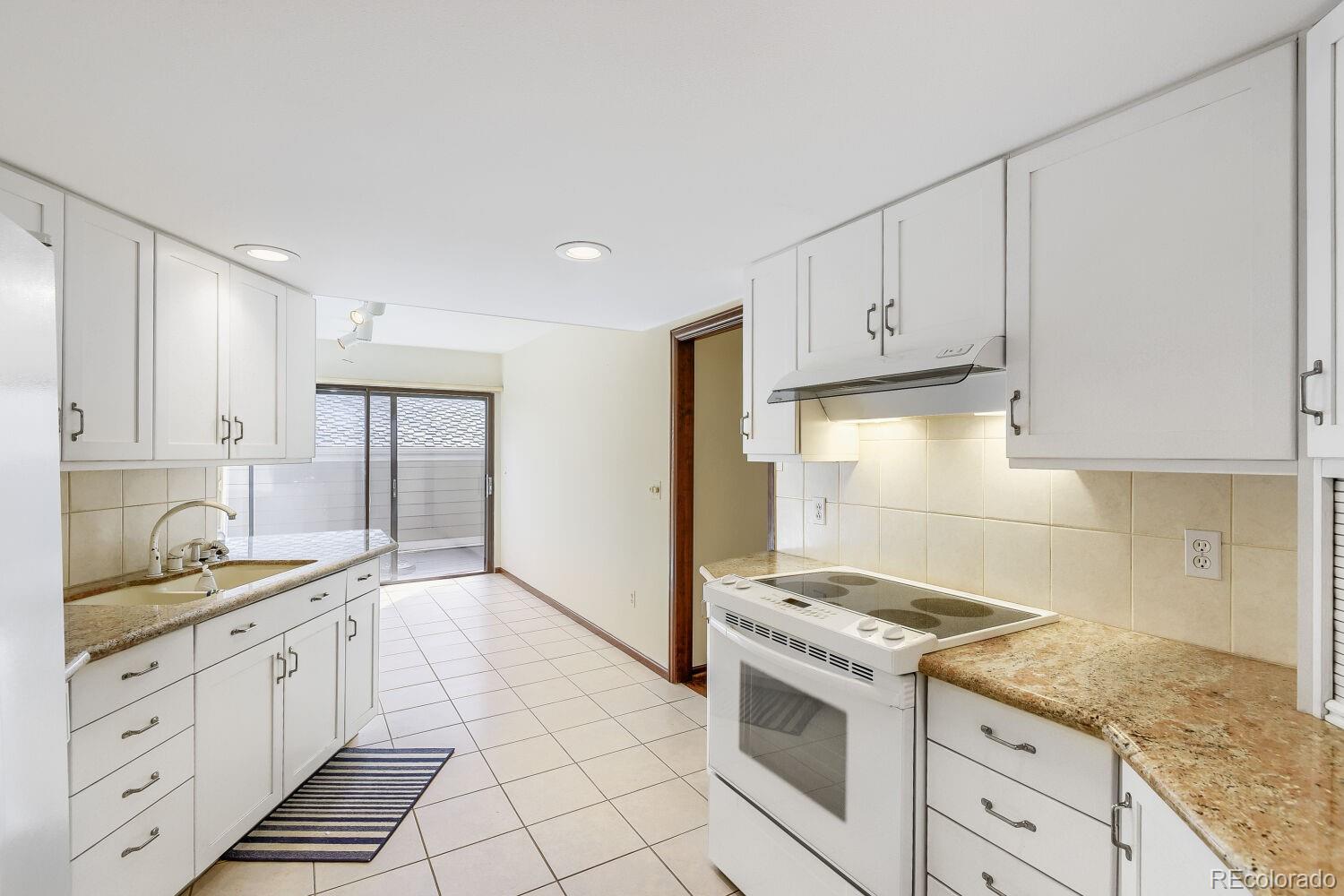MLS Image #17 for 4255 s olive street 8,denver, Colorado