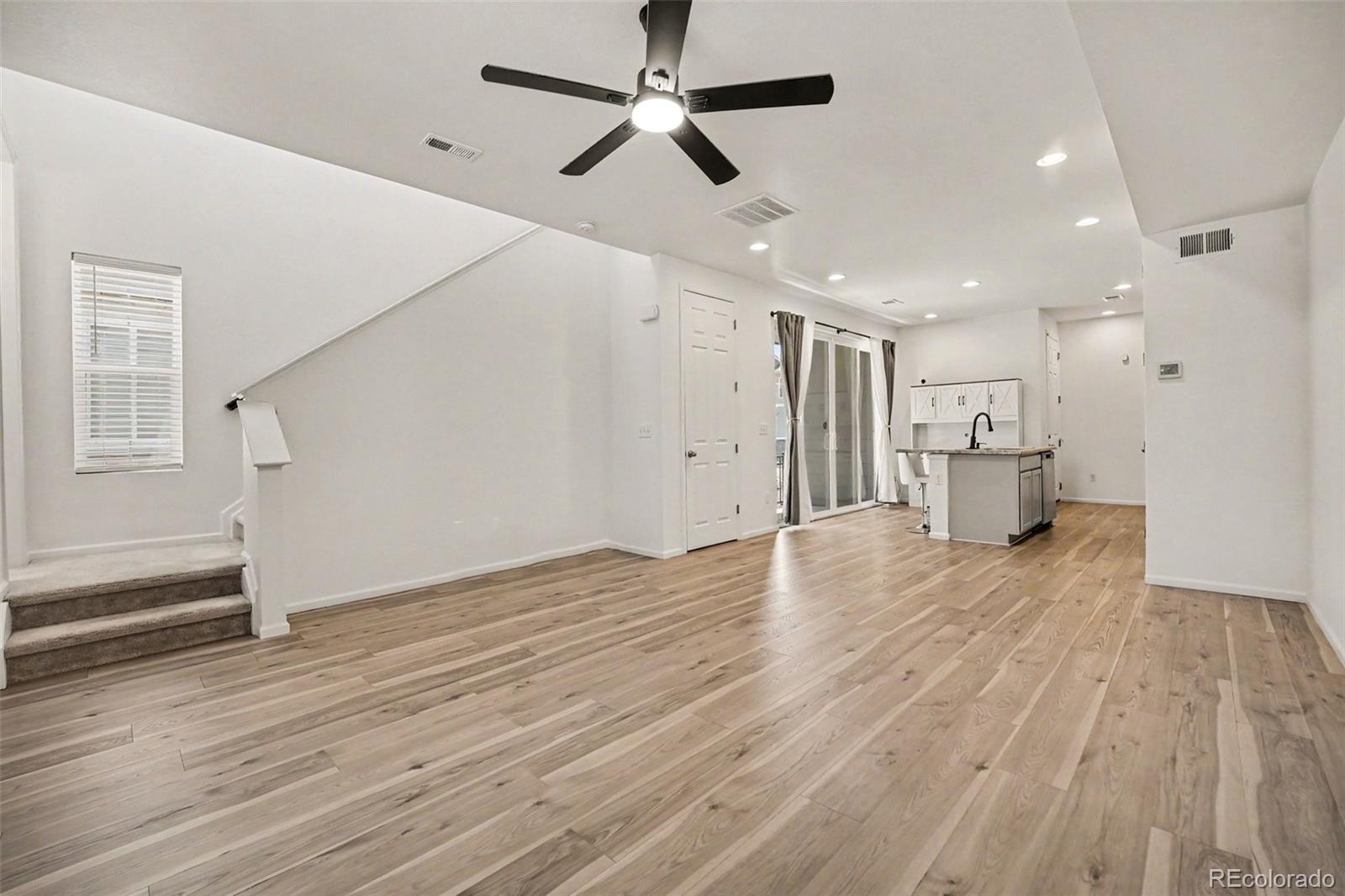 MLS Image #3 for 23527 e 5th place,aurora, Colorado
