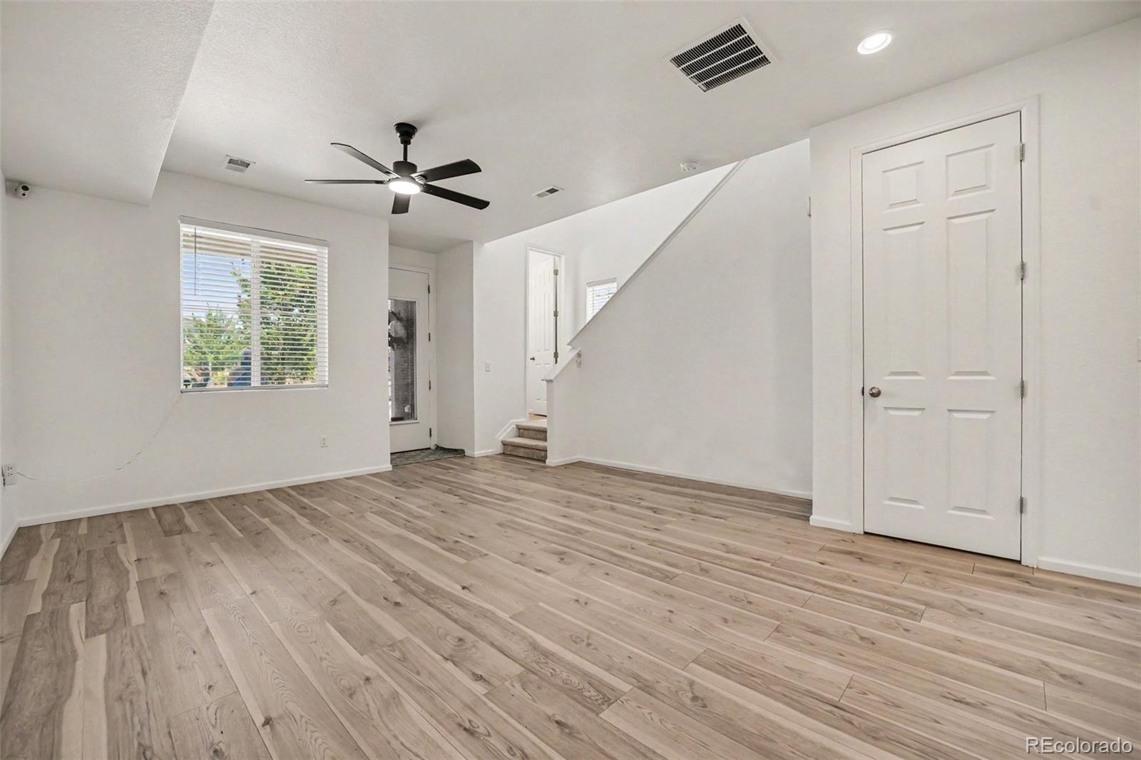 MLS Image #4 for 23527 e 5th place,aurora, Colorado