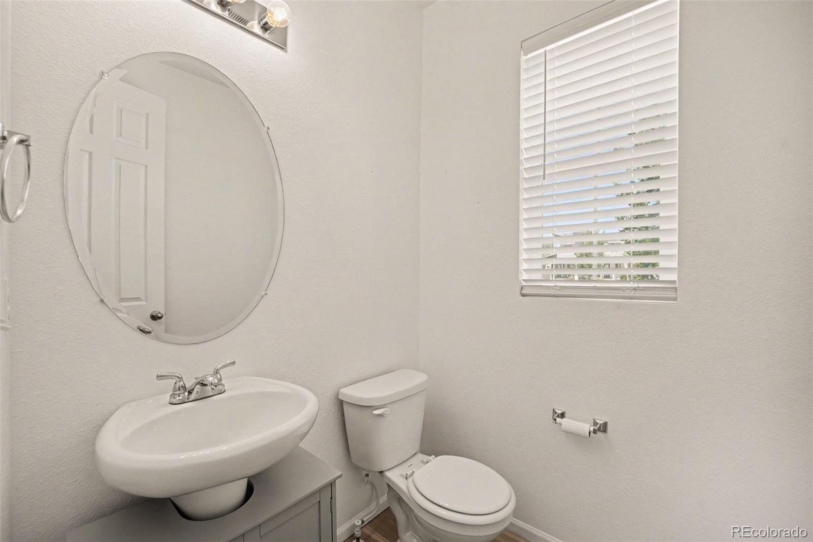 MLS Image #9 for 23527 e 5th place,aurora, Colorado