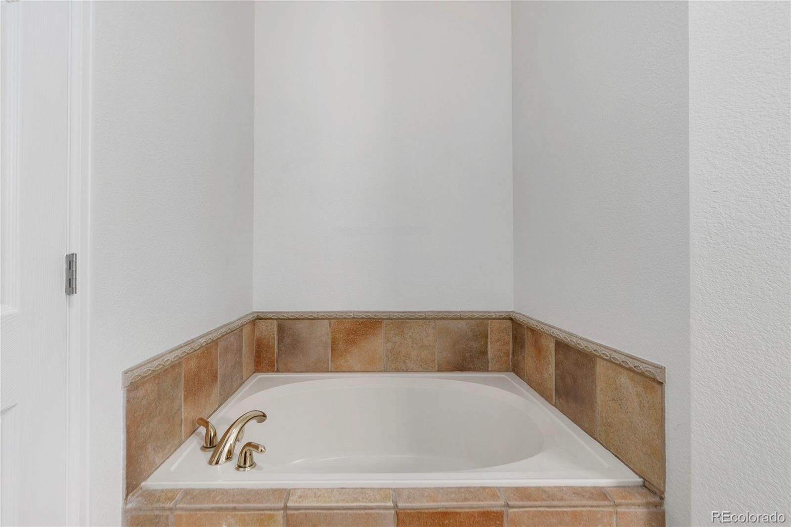 MLS Image #19 for 4251 s blackhawk circle 3b,aurora, Colorado