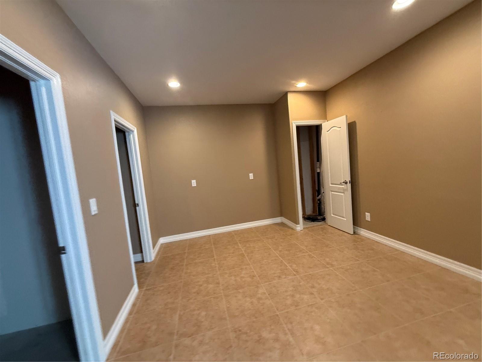 MLS Image #11 for 26004 e elmhurst place,aurora, Colorado