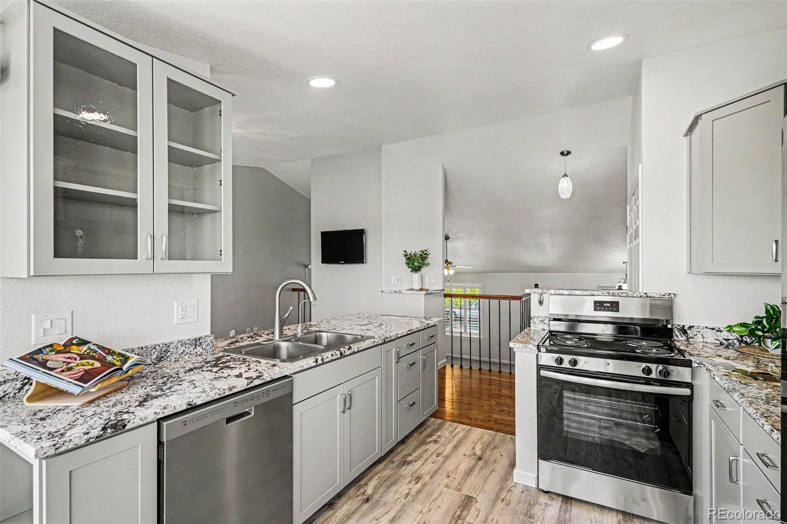 MLS Image #3 for 3398 s halifax way,aurora, Colorado