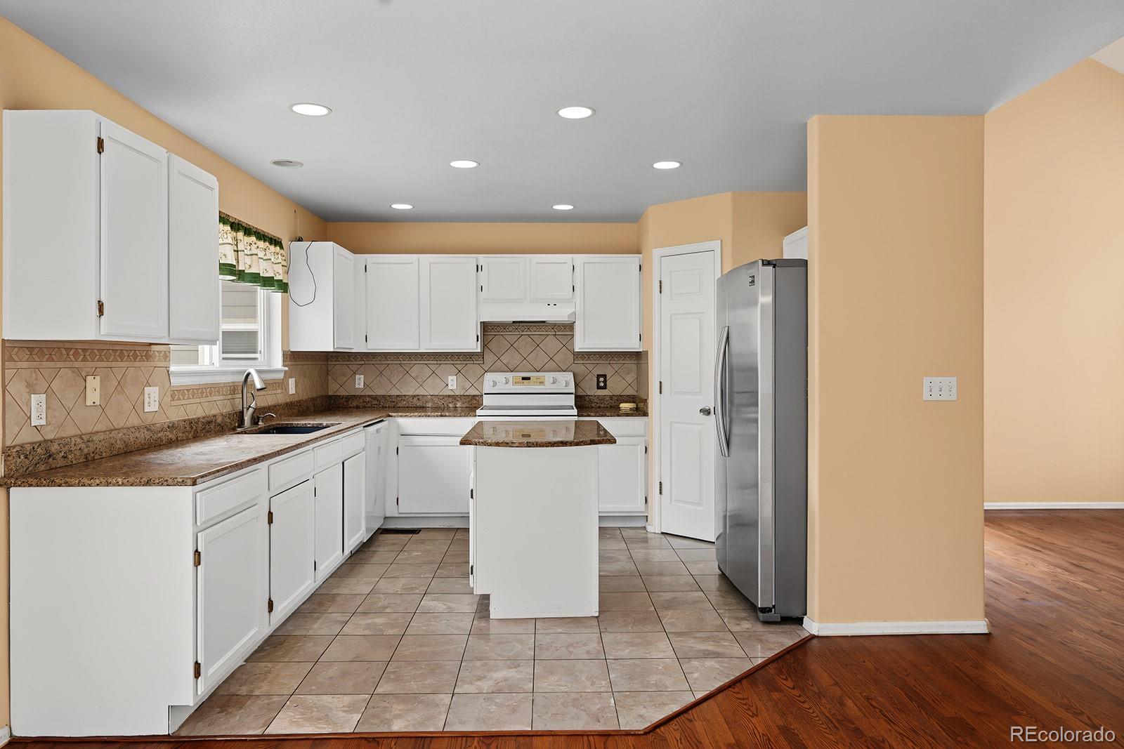MLS Image #11 for 3545 w hamilton place,denver, Colorado