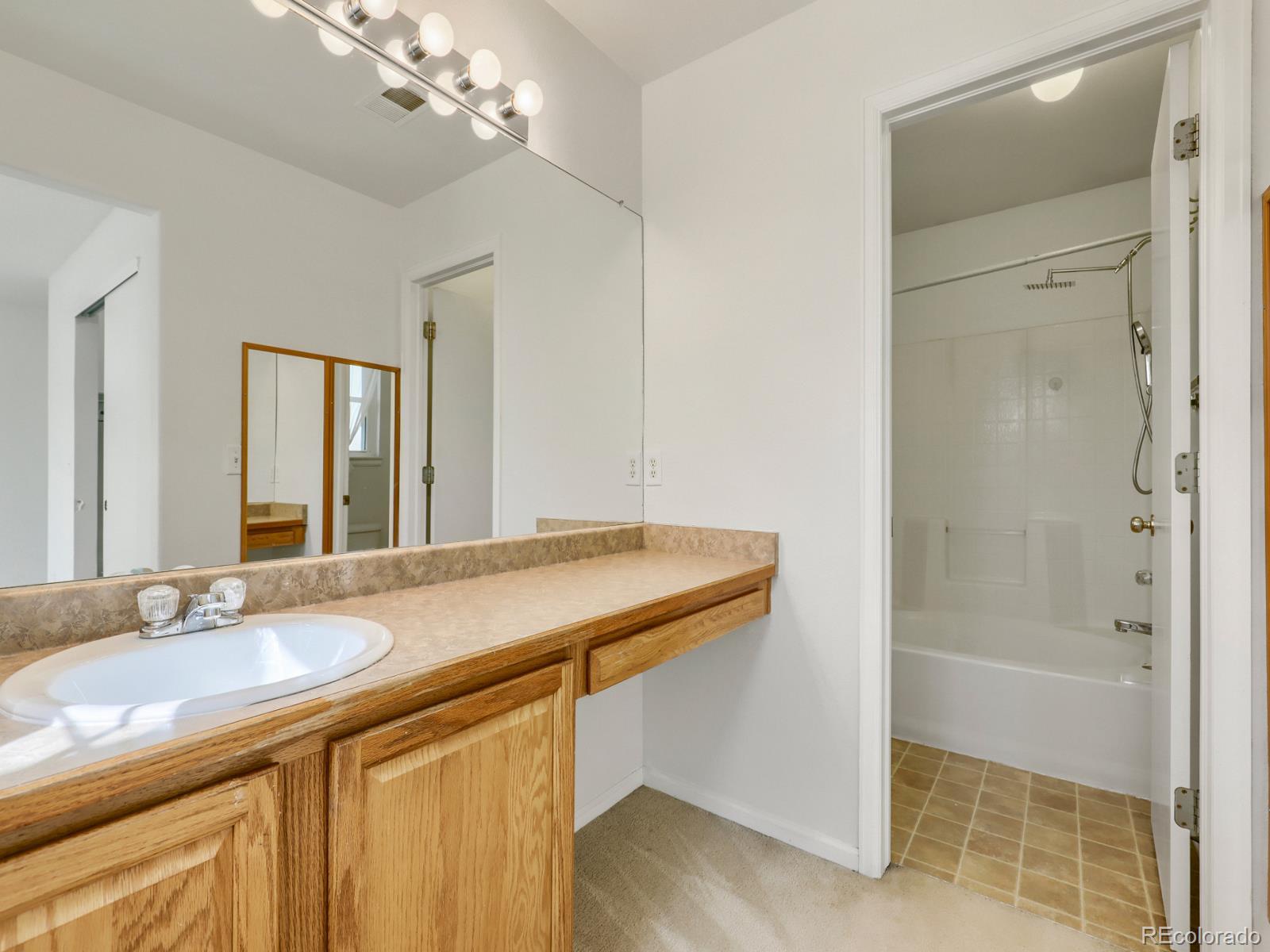 MLS Image #11 for 19355 e 58th drive,aurora, Colorado