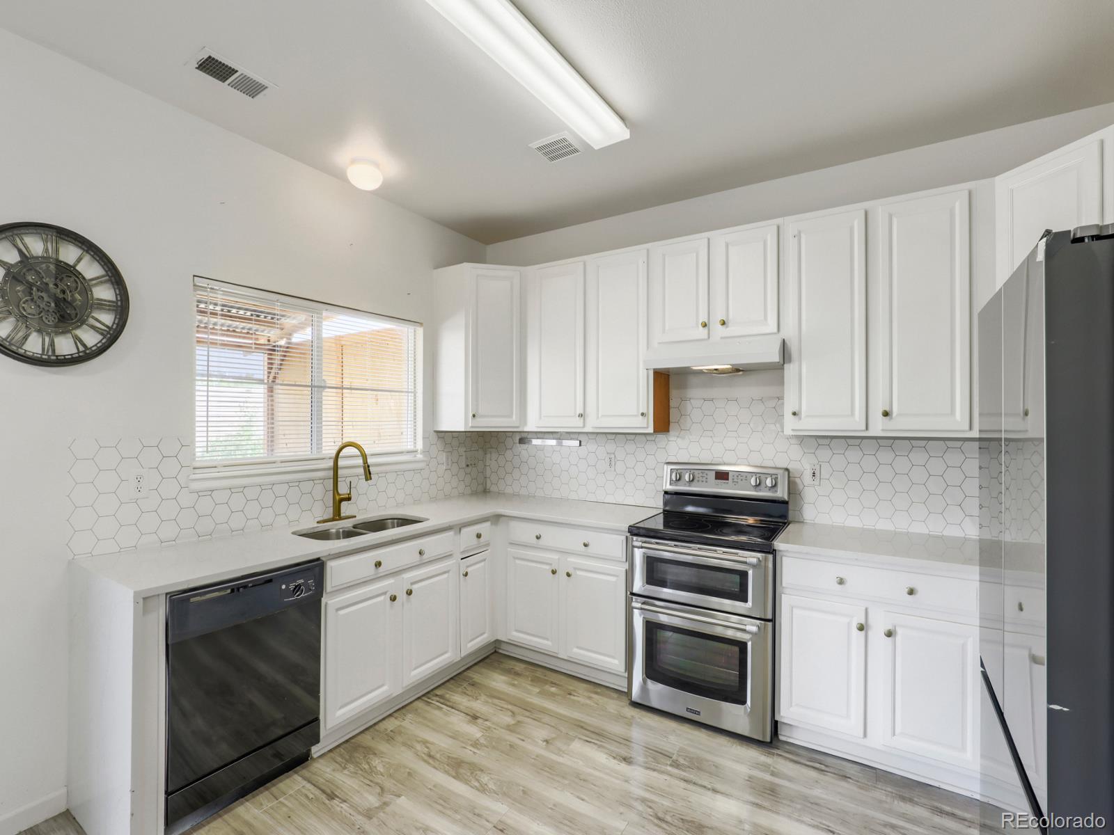 MLS Image #23 for 19355 e 58th drive,aurora, Colorado