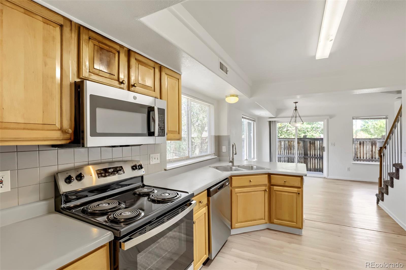 MLS Image #10 for 21004 e 41st place,denver, Colorado