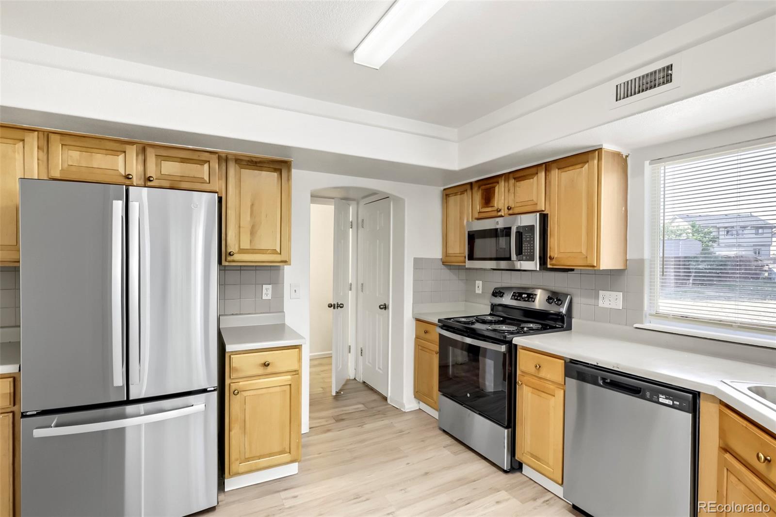 MLS Image #11 for 21004 e 41st place,denver, Colorado