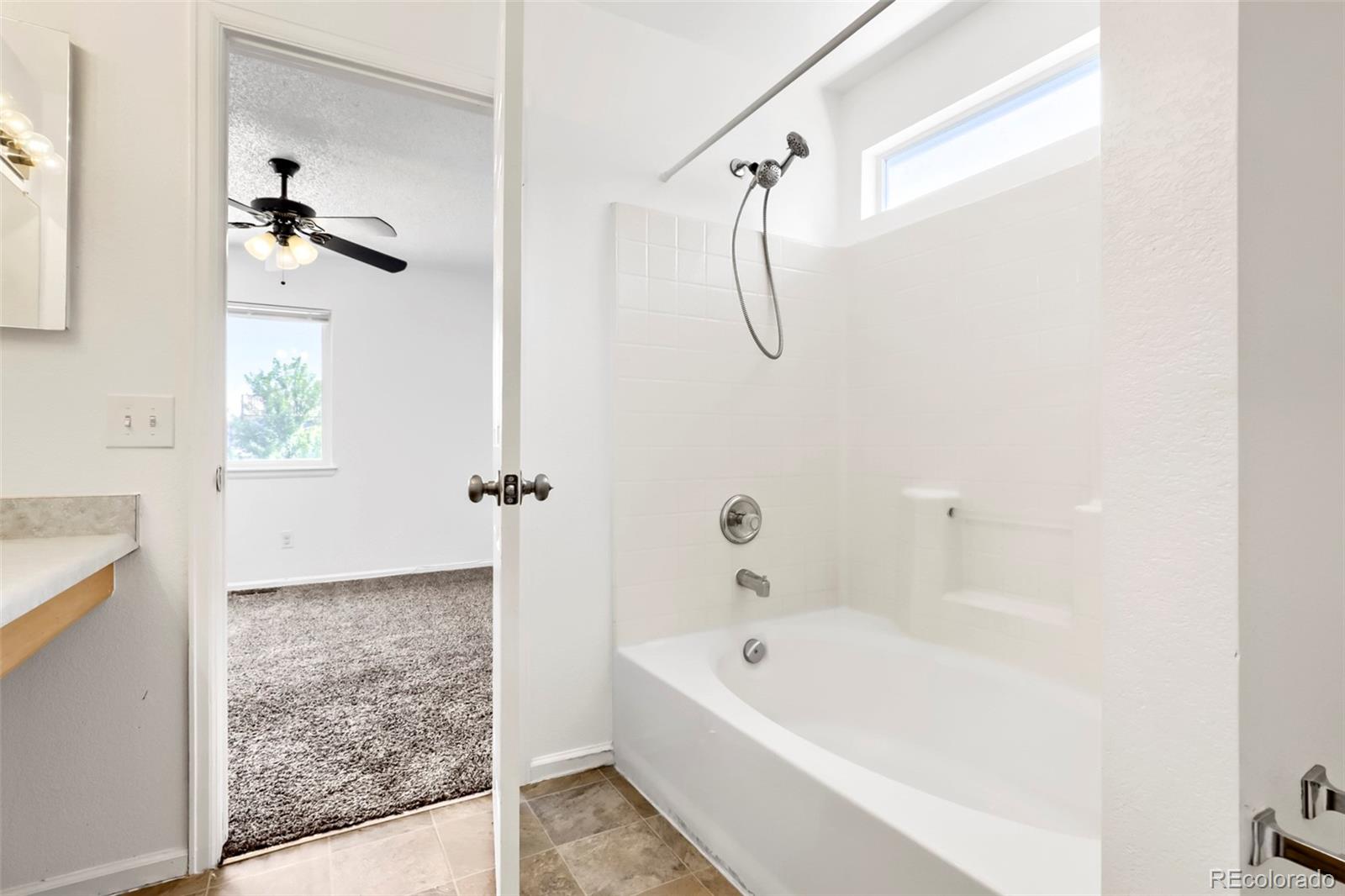 MLS Image #17 for 21004 e 41st place,denver, Colorado