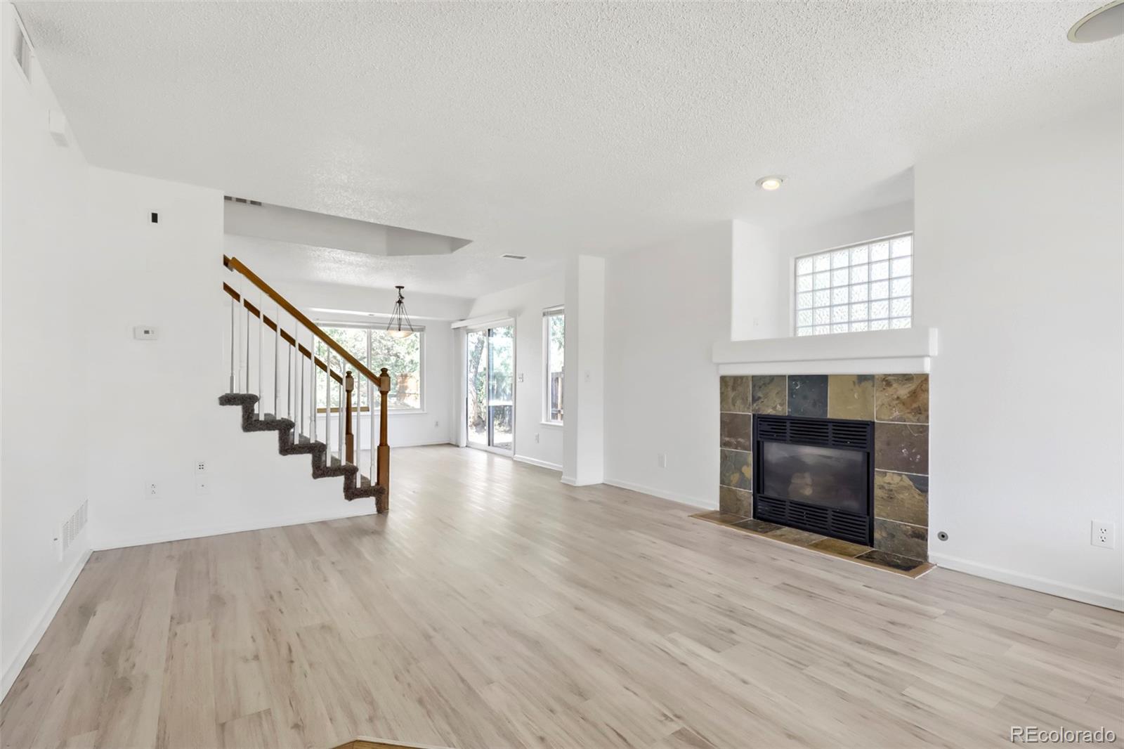 MLS Image #4 for 21004 e 41st place,denver, Colorado