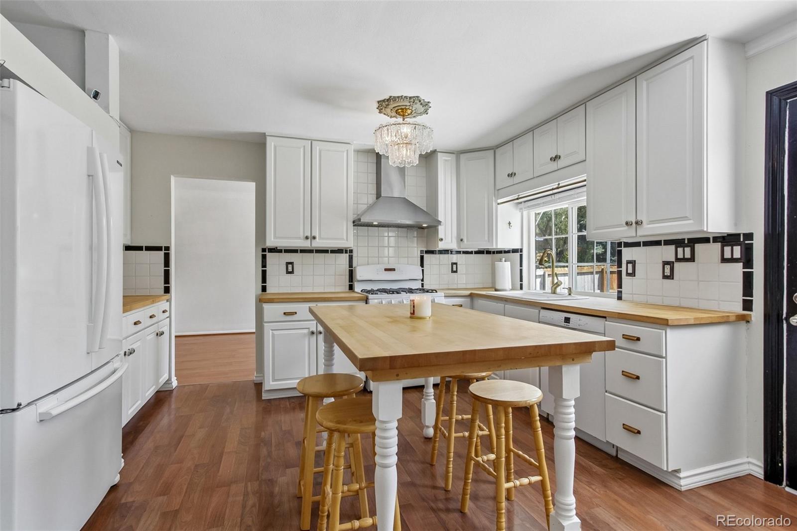 MLS Image #14 for 7492 e bates drive,denver, Colorado