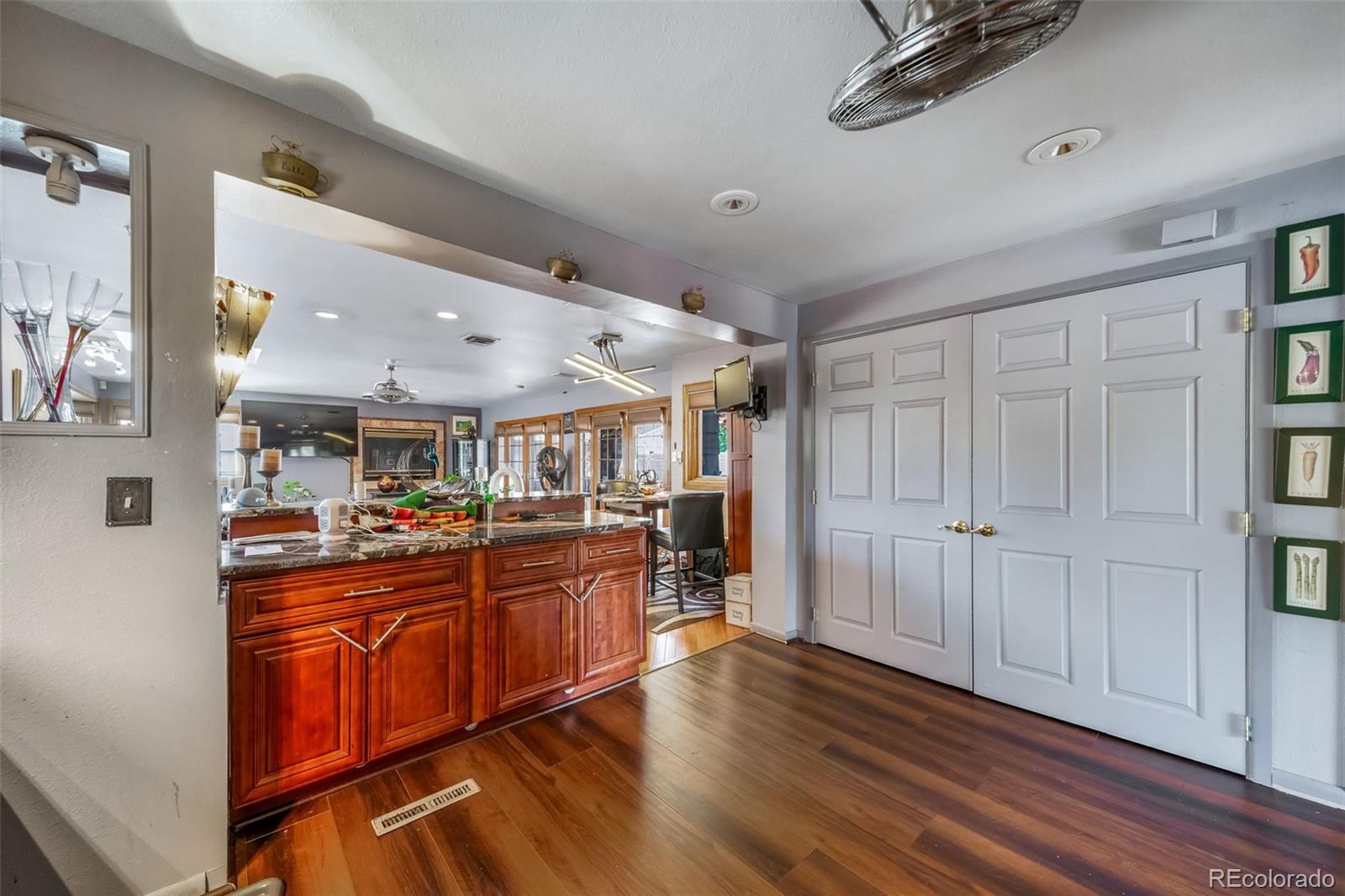 MLS Image #10 for 1590  roslyn street,denver, Colorado