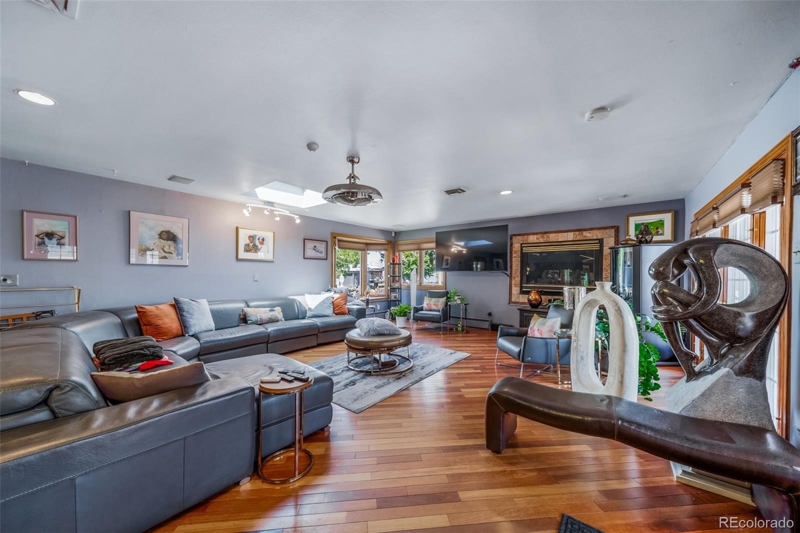 MLS Image #11 for 1590  roslyn street,denver, Colorado