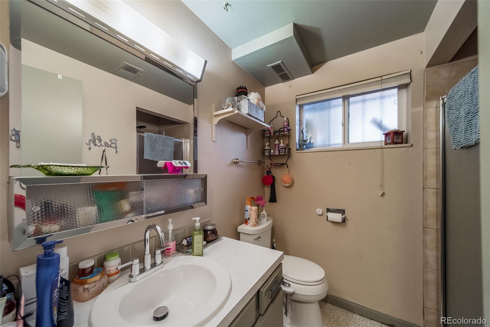 MLS Image #23 for 1590  roslyn street,denver, Colorado