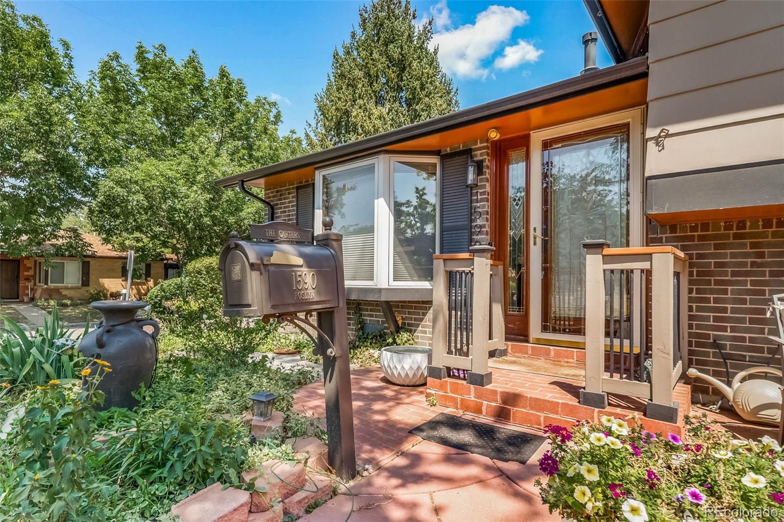 MLS Image #4 for 1590  roslyn street,denver, Colorado
