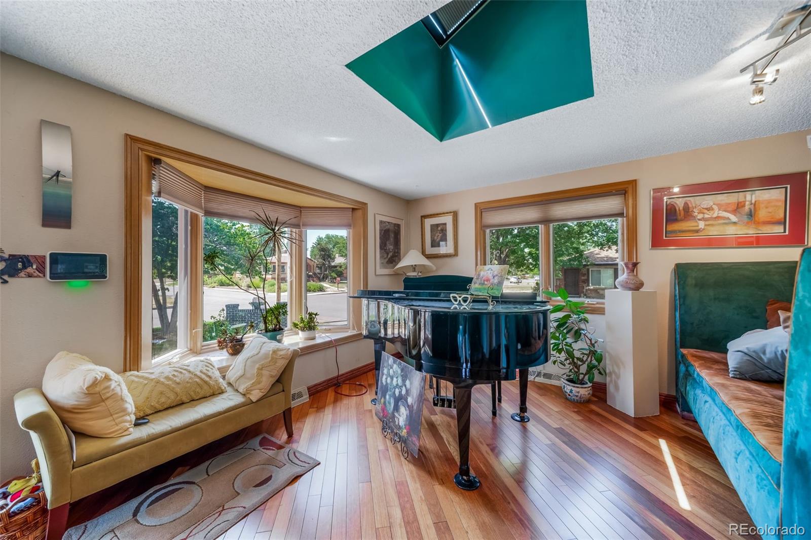 MLS Image #5 for 1590  roslyn street,denver, Colorado
