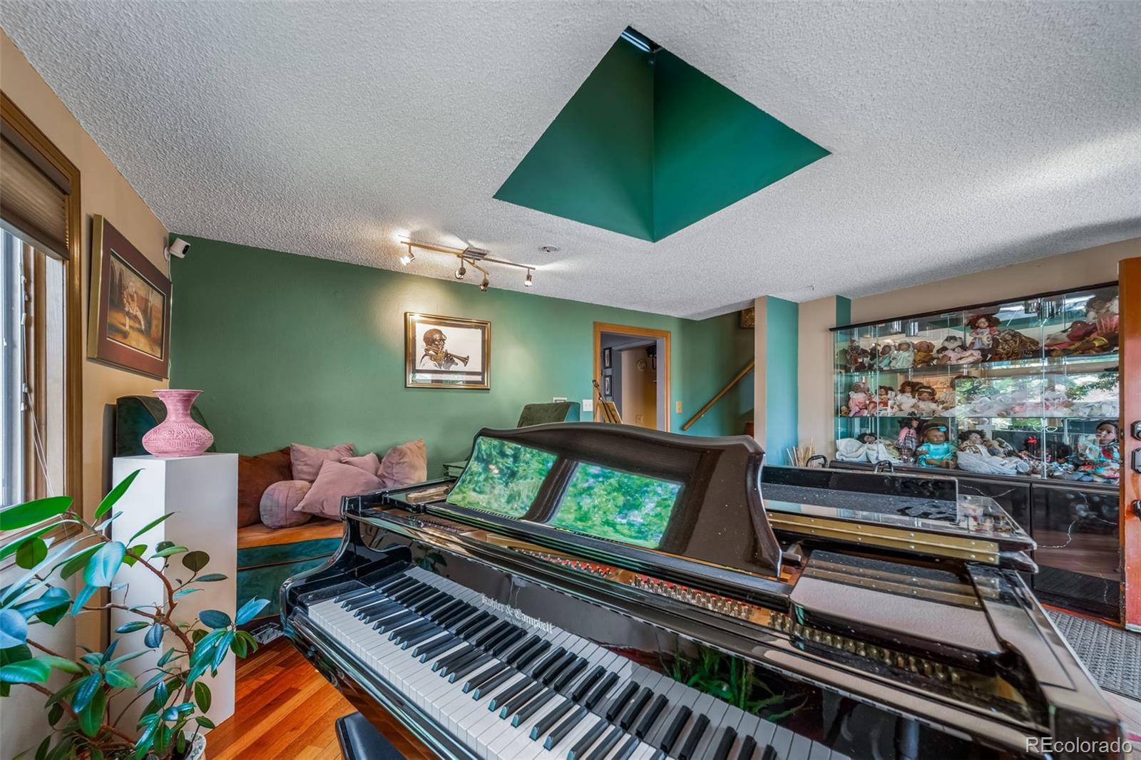 MLS Image #6 for 1590  roslyn street,denver, Colorado