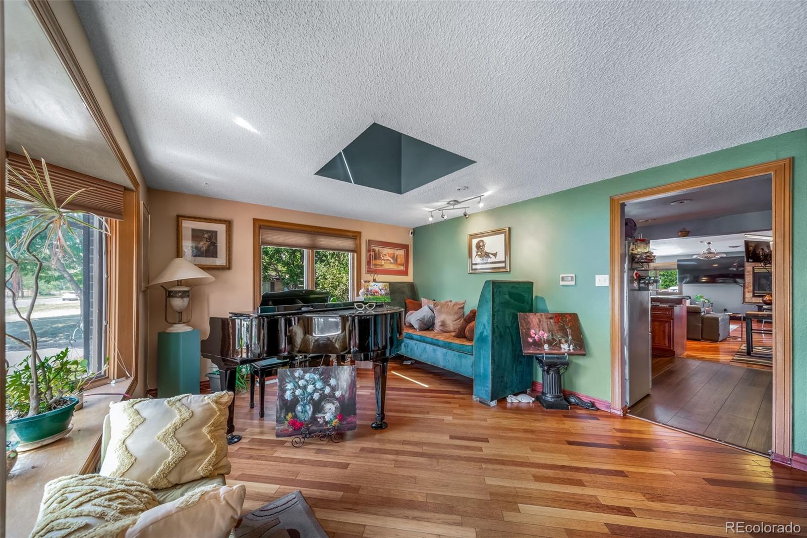 MLS Image #7 for 1590  roslyn street,denver, Colorado