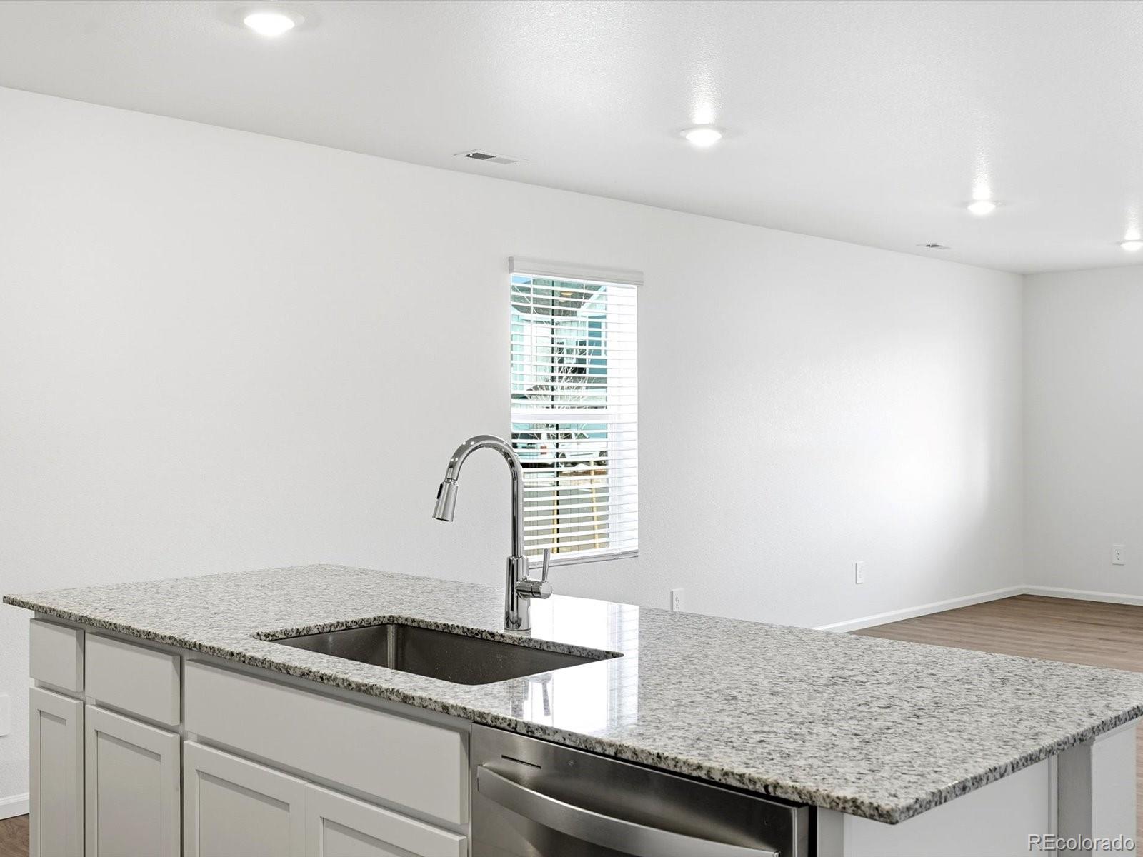 MLS Image #10 for 21229  e 65th avenue ,aurora, Colorado