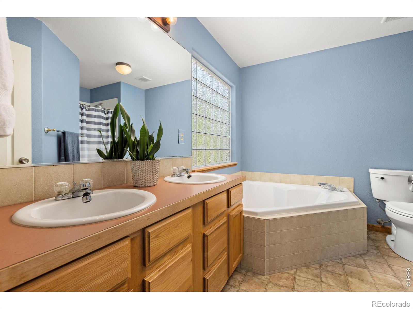 MLS Image #13 for 328  gypsum lane,johnstown, Colorado