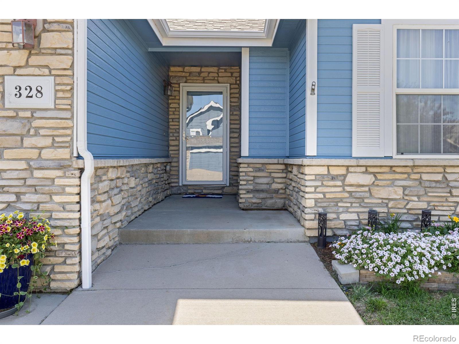 MLS Image #2 for 328  gypsum lane,johnstown, Colorado