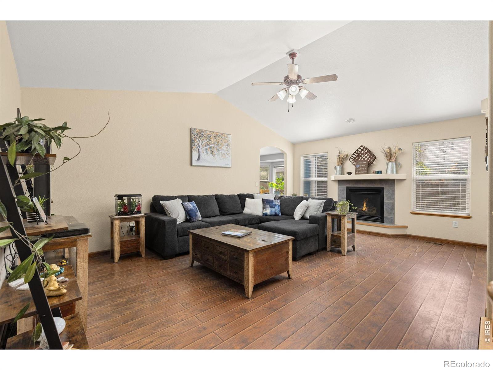 MLS Image #3 for 328  gypsum lane,johnstown, Colorado
