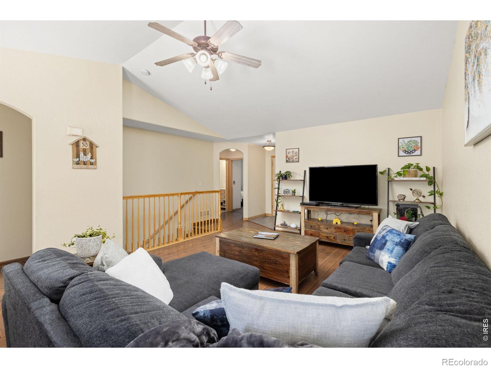 MLS Image #5 for 328  gypsum lane,johnstown, Colorado