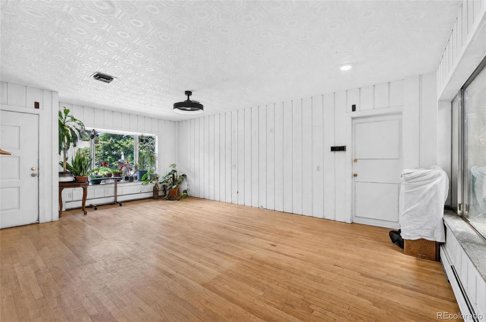MLS Image #23 for 2800 s york street,denver, Colorado