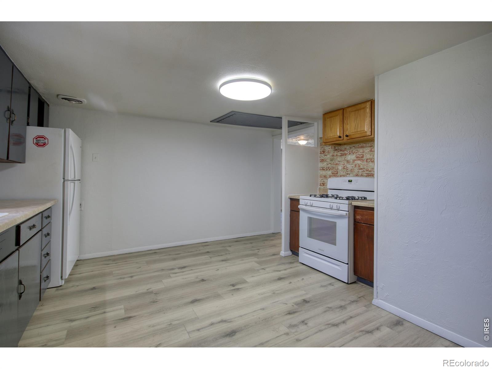 MLS Image #11 for 121  deuel street,fort morgan, Colorado