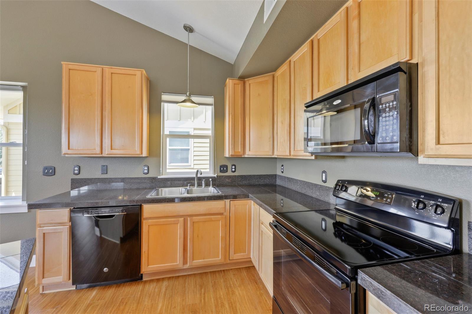 MLS Image #8 for 10343 e 26th avenue,denver, Colorado