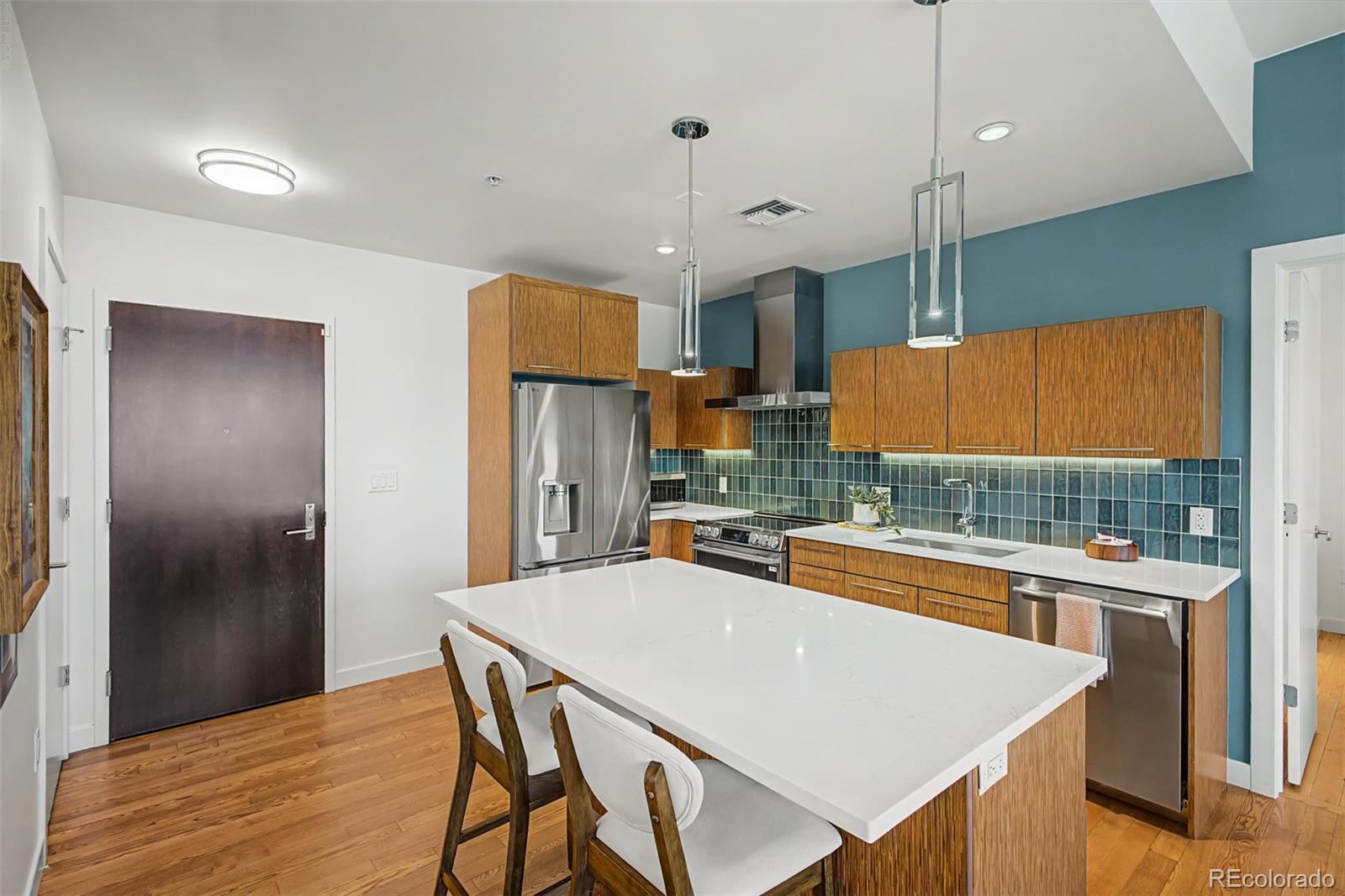 MLS Image #4 for 410  acoma street,denver, Colorado