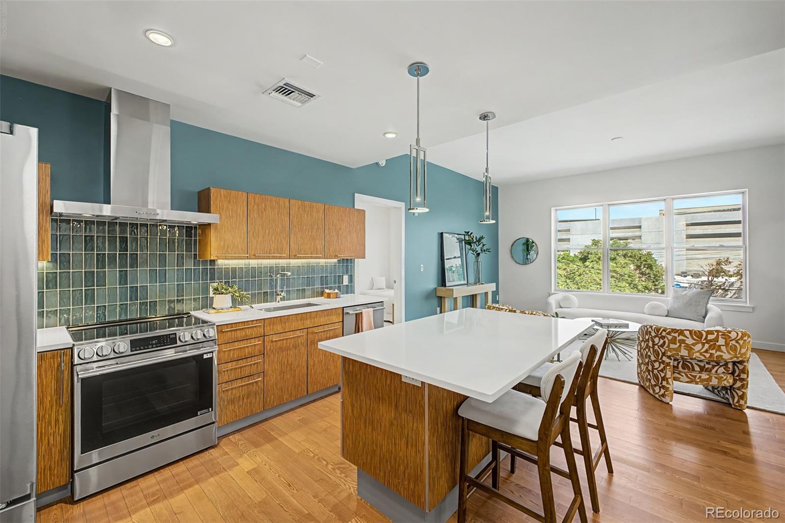 MLS Image #5 for 410  acoma street,denver, Colorado