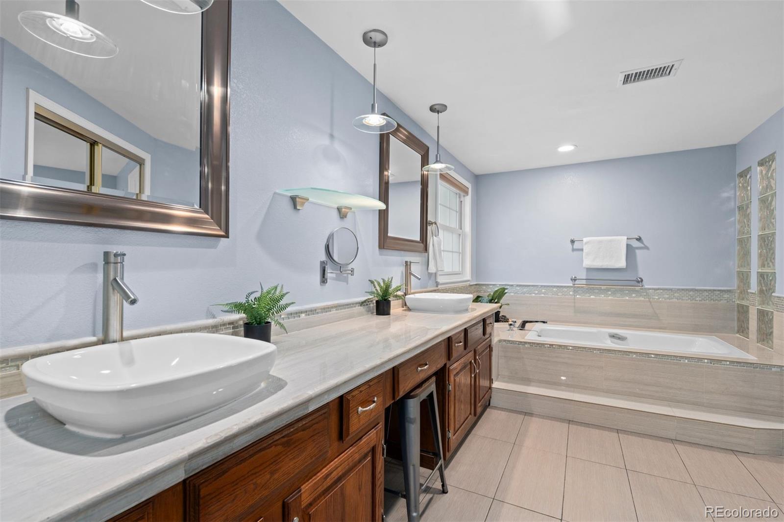 MLS Image #31 for 5122 s cody court,littleton, Colorado