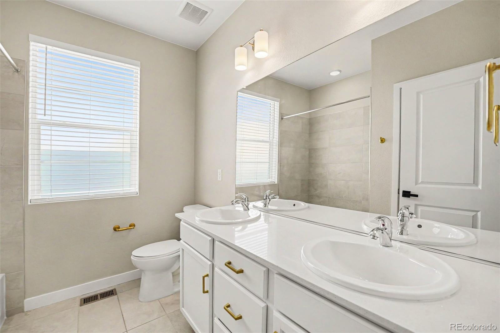 MLS Image #17 for 1580 w 68th lane,denver, Colorado