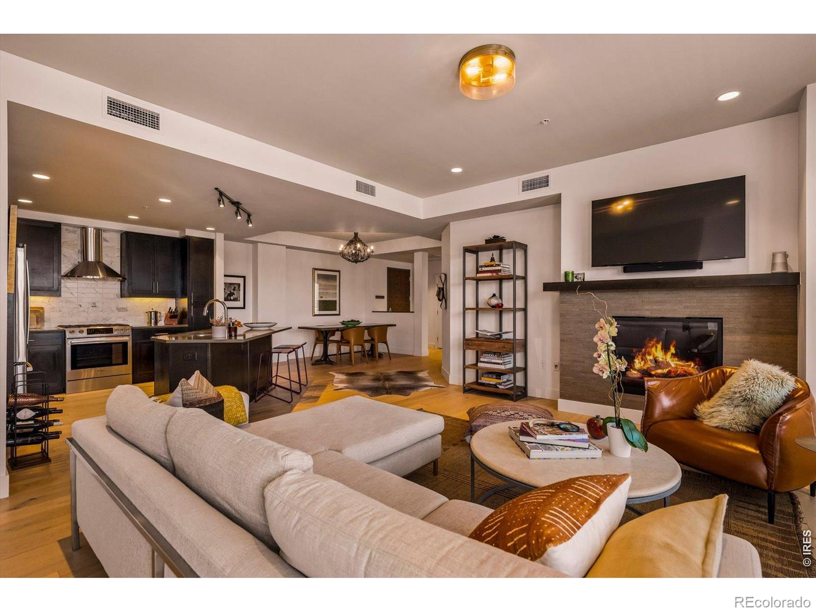 MLS Image #15 for 3401  arapahoe avenue,boulder, Colorado