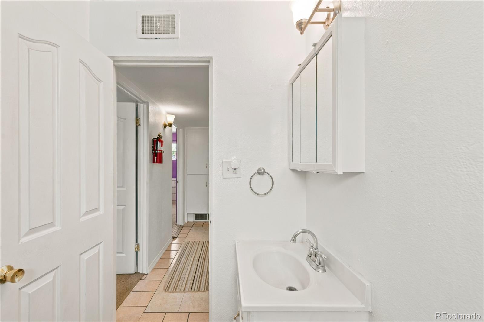 MLS Image #12 for 1070  elm place,denver, Colorado