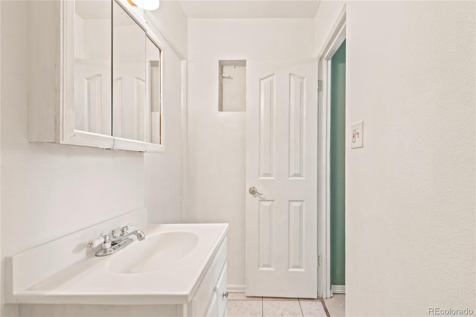 MLS Image #16 for 1070  elm place,denver, Colorado