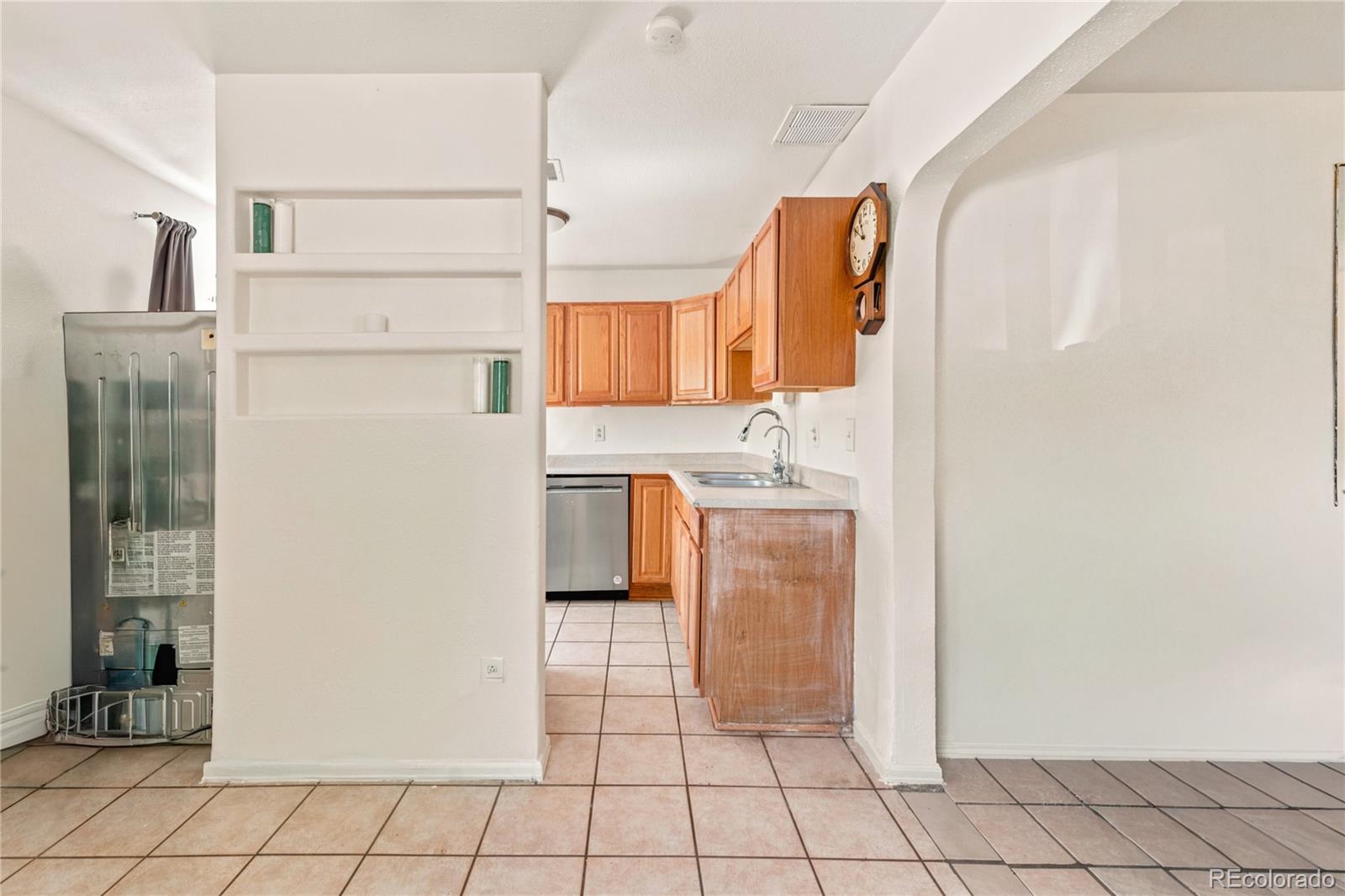 MLS Image #7 for 1070  elm place,denver, Colorado