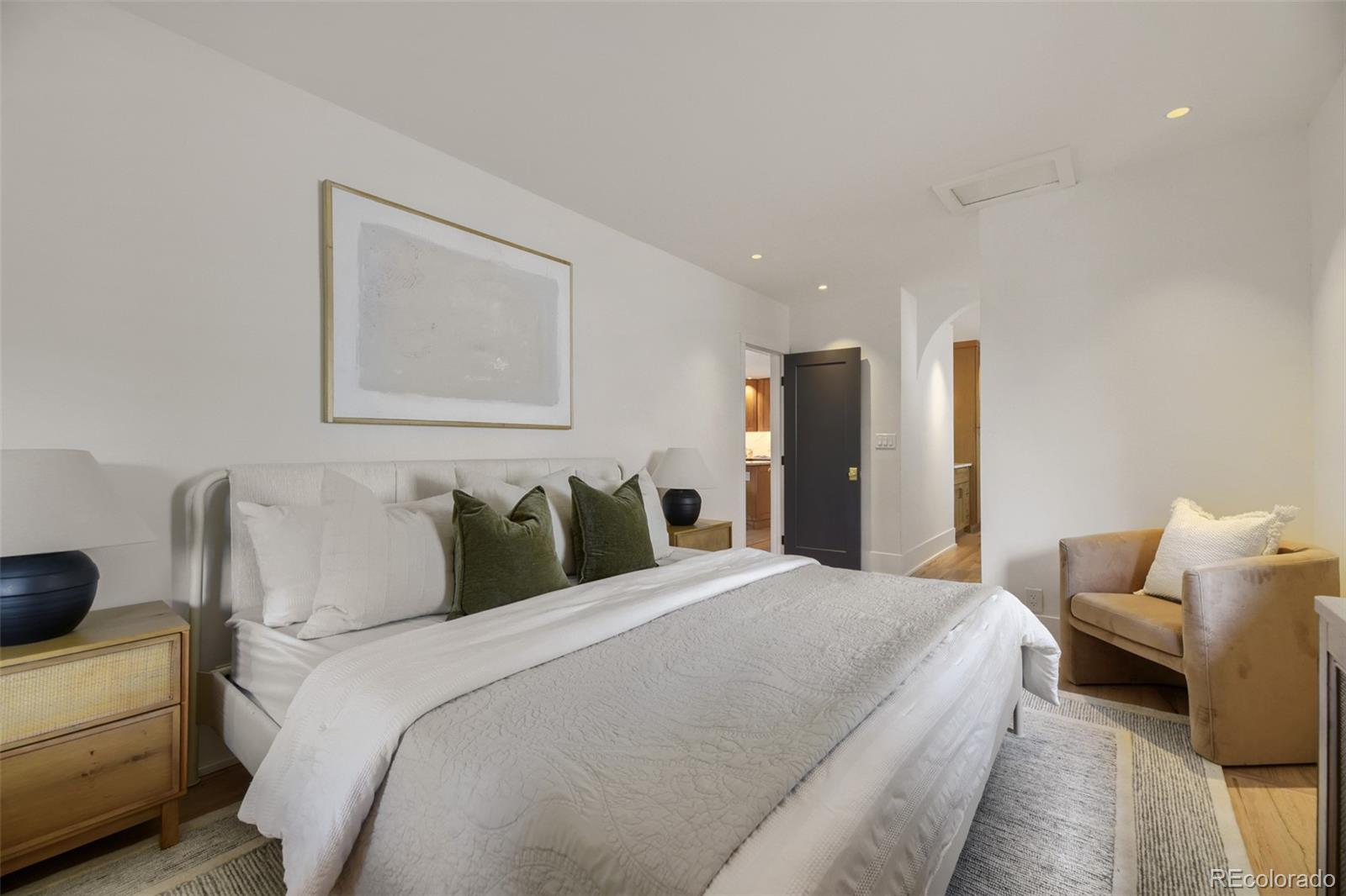 MLS Image #7 for 1753 s grant street,denver, Colorado