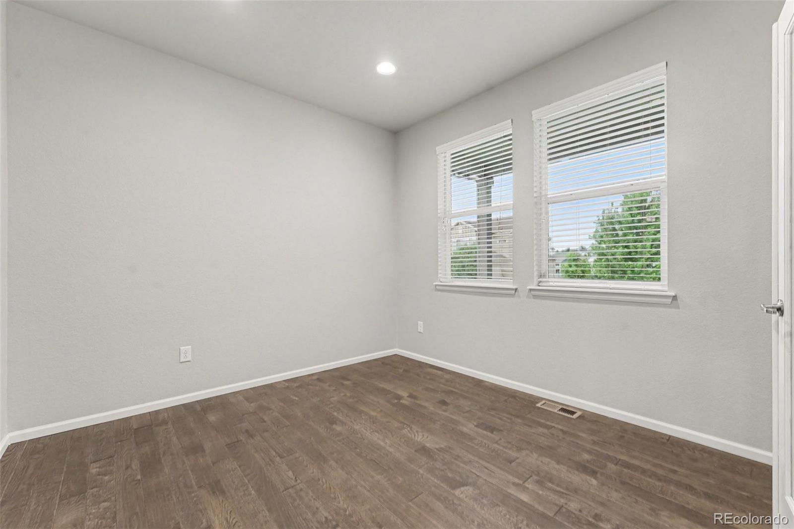 MLS Image #11 for 6687 w jewell place,denver, Colorado