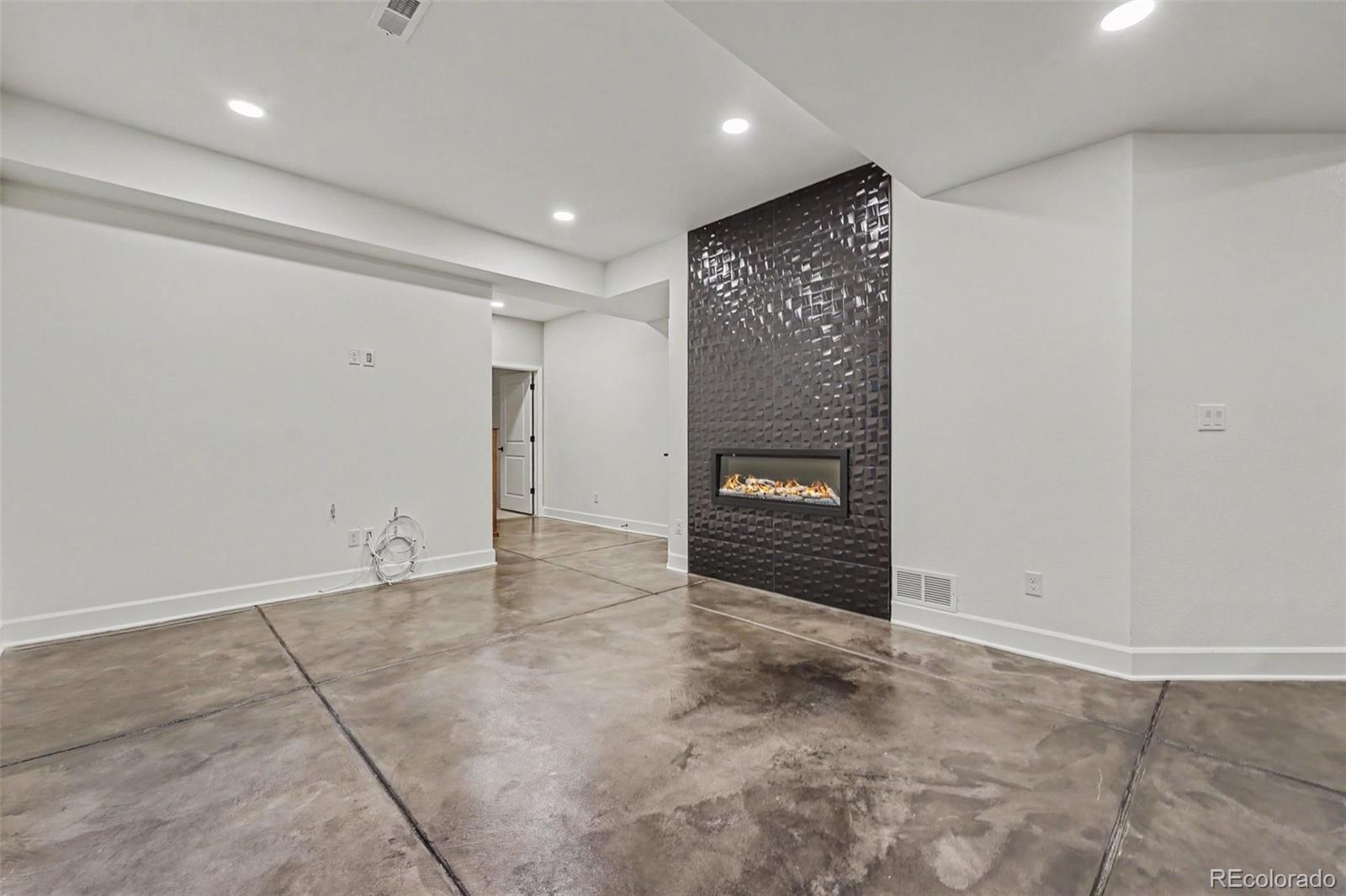 MLS Image #29 for 6687 w jewell place,denver, Colorado