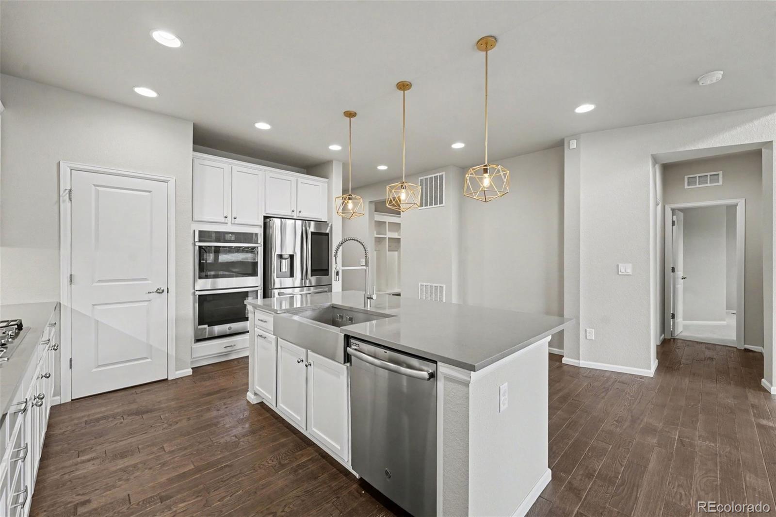 MLS Image #7 for 6687 w jewell place,denver, Colorado