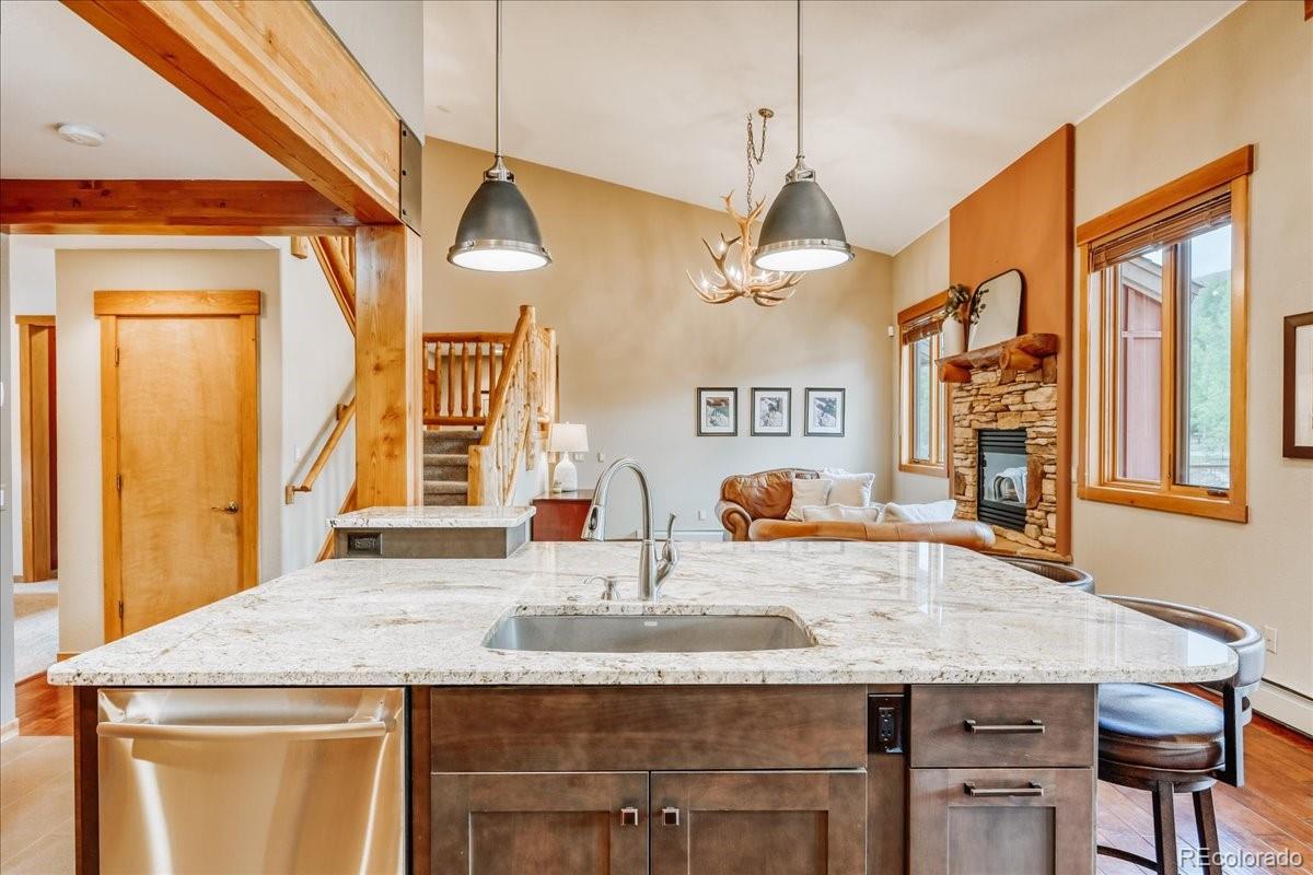 MLS Image #2 for 27  montane court,dillon, Colorado